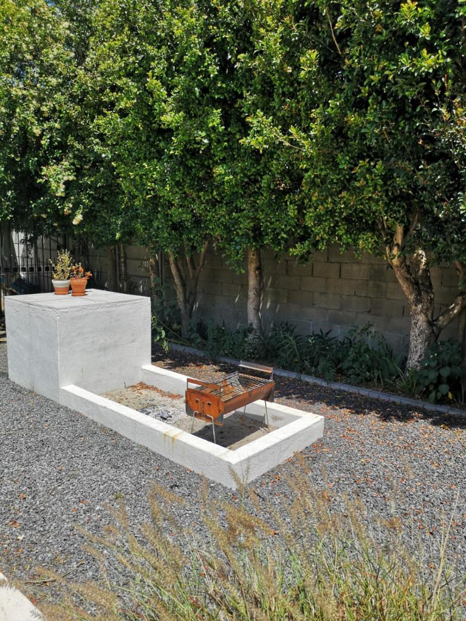 Almond Cottage Bed & Breakfast Somerset West Luaran gambar